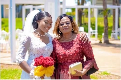Patricia et sa Mère, le Jour de son Mariage avec ZOUGNON Martial